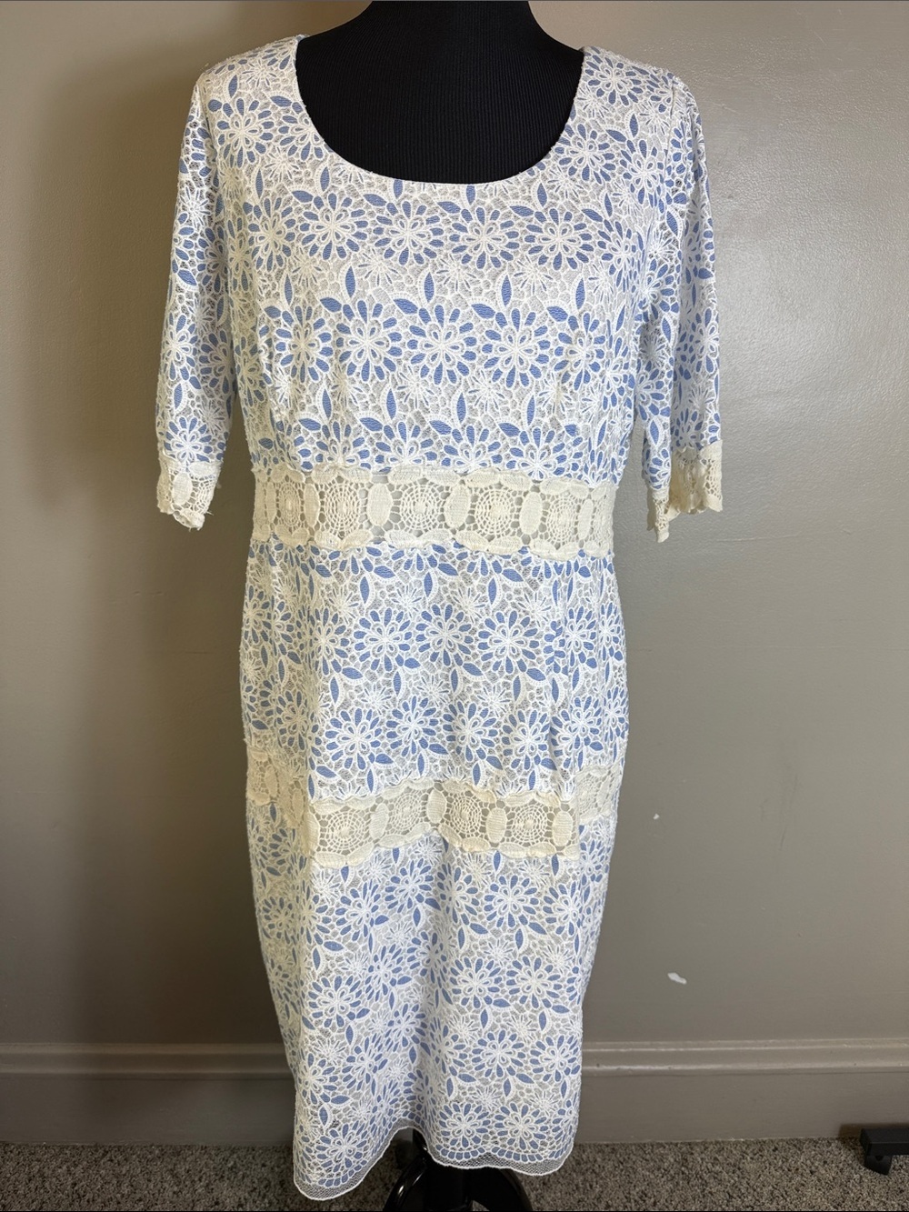Chris McLaughlin Lace Overlay Midi Dress in Light Blue White & Cream Sz 18